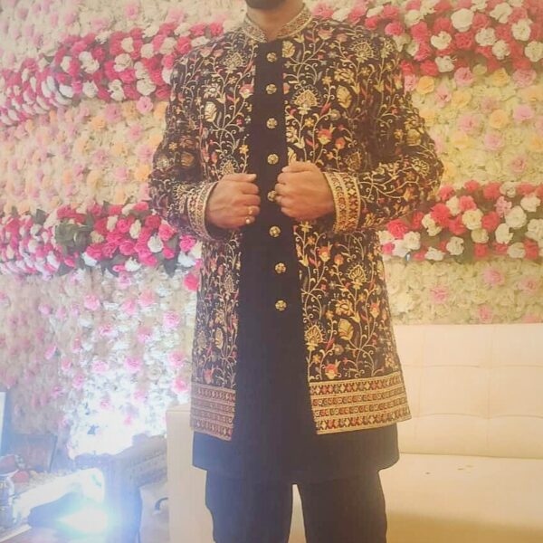 Royal Embroidered Indo-Western<BR><BR>Rental Price: ₹3,999 (3 Days)<BR>Security Deposit: ₹4,000 (Refundable in 24 hrs)